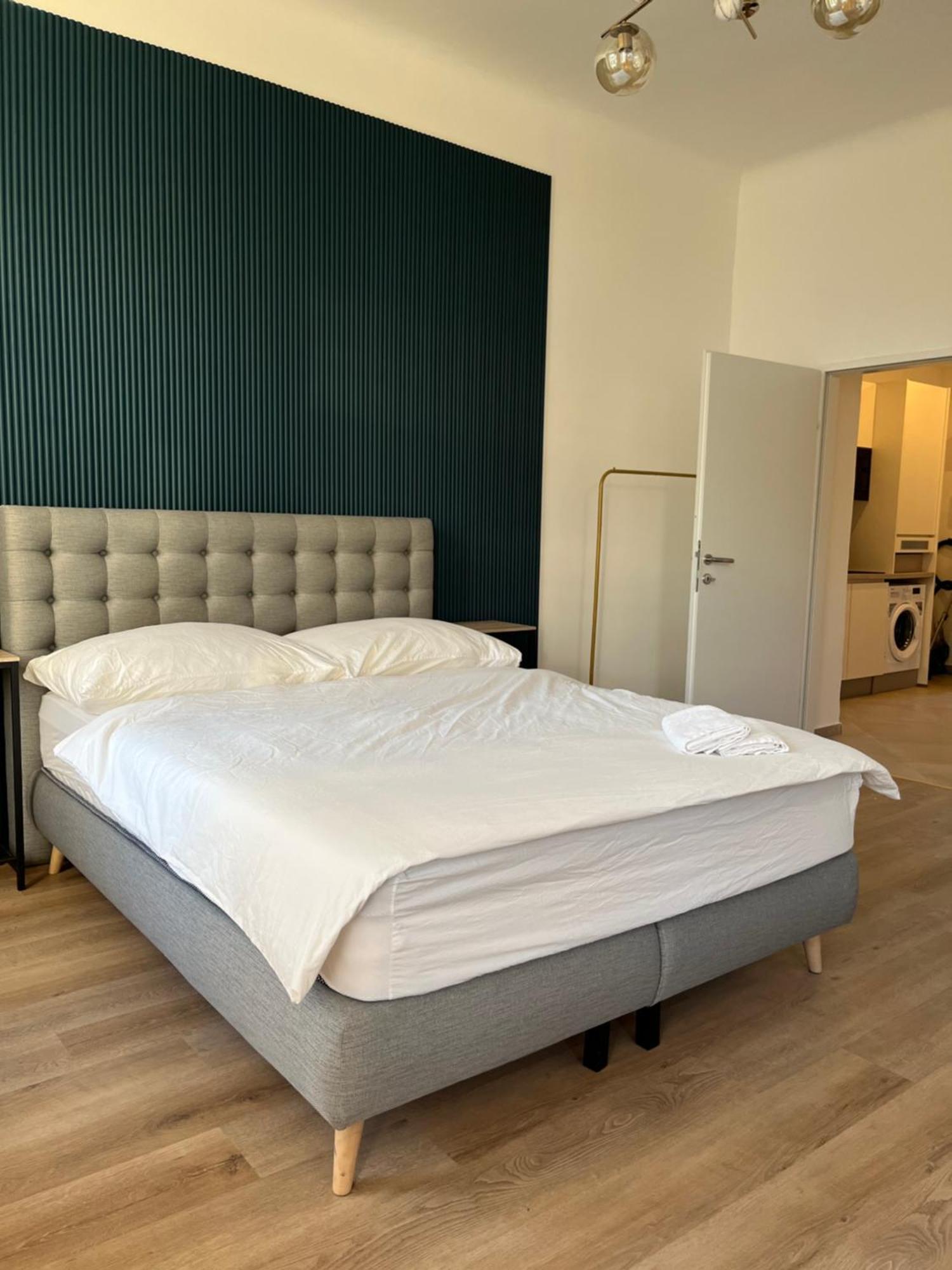 Apartment Schoenbrunn Near Metro Wina Bagian luar foto