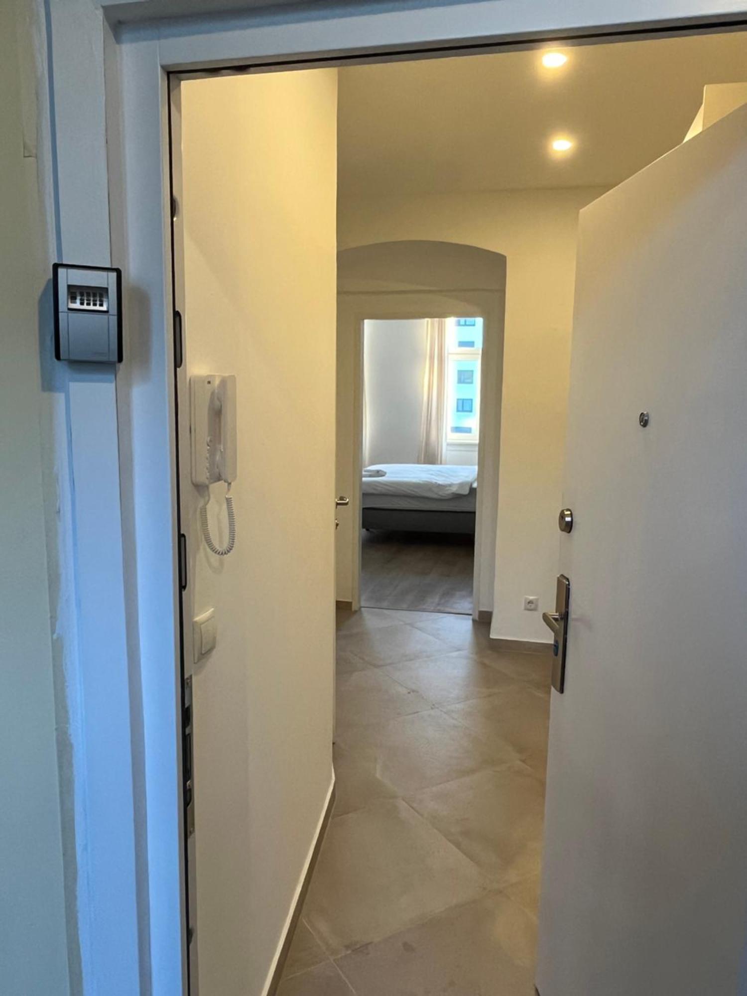 Apartment Schoenbrunn Near Metro Wina Bagian luar foto